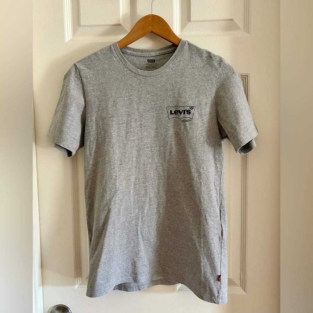 Levi's Gray Short Sleeve Crew T-Shirt with Chest Logo